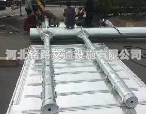 單立柱標志桿8