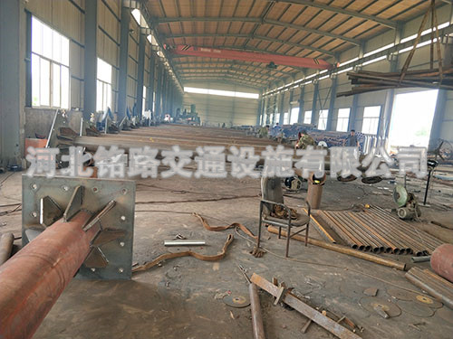 標(biāo)志桿焊接完成