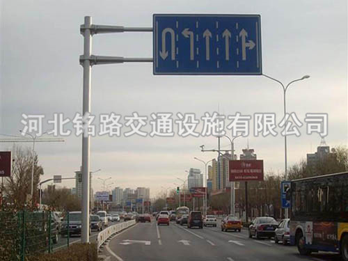 交通單懸臂標(biāo)志桿